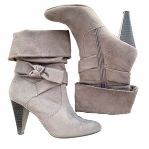 APT 9 Dede Gray Faux Suede Bow Tie Ankle Heeled Boots